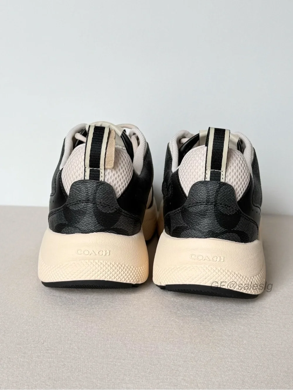 NWT Coach Black and White C275 Tech lady’s Runner Sneaker Signaturesize 9.5B